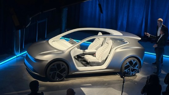  电动车新格局悄然成型；Lucid发力中型平台，自动驾驶出租车成盈利新引擎。 汽车科技