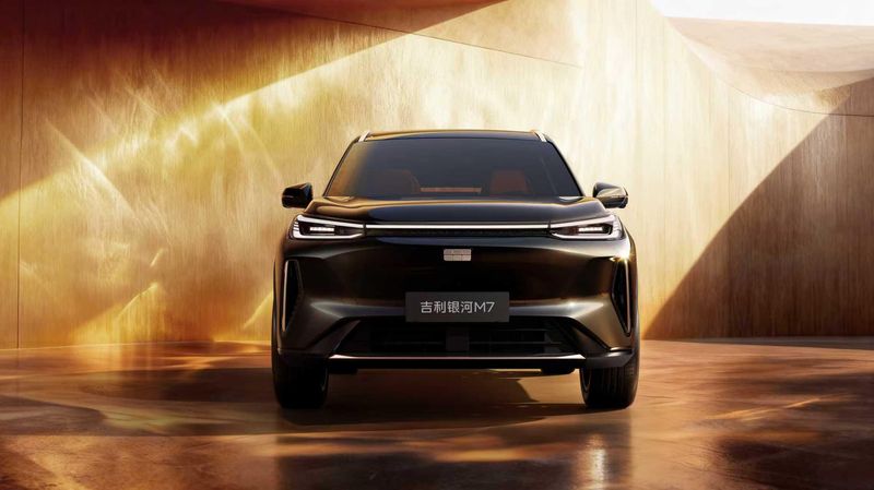  吉利银河M7技术首秀惊艳亮相；神盾金砖电池强势首发，主流电混SUV价值全面重塑。 汽车科技