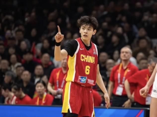  中国女篮险胜捷克晋级世界杯；防守漏洞需尽快补齐。 体育新闻