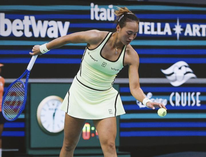  郑钦文迈阿密遗憾止步；萨巴伦卡看好其状态逐步回暖。 体育新闻