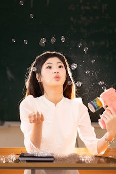 营收暴涨却遭股价闪崩，泡泡玛特真的只是在“吃老本”吗？ 股票财经