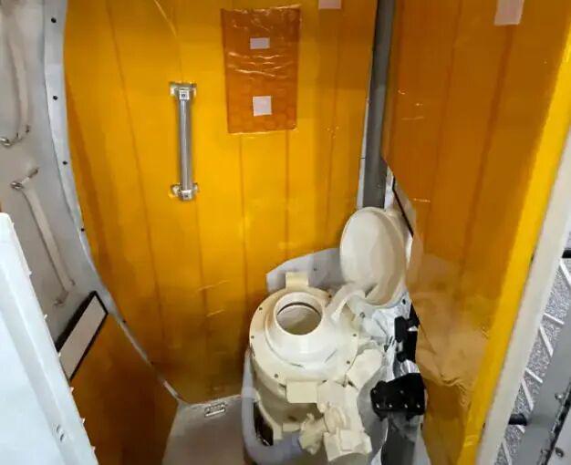  深空探测的隐秘死角：阿耳忒弥斯2号厕所故障背后的工程逻辑 IT技术 深空探测的隐秘死角：阿耳忒弥斯2号厕所故障背后的工程逻辑 IT技术