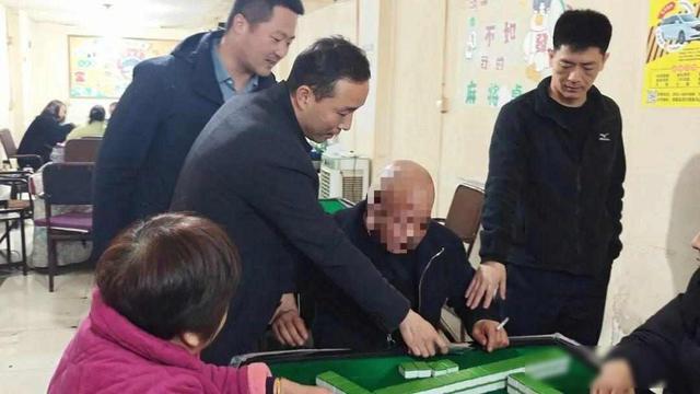  三十二年亡命路：那些藏在影子里的日与夜 情感心理