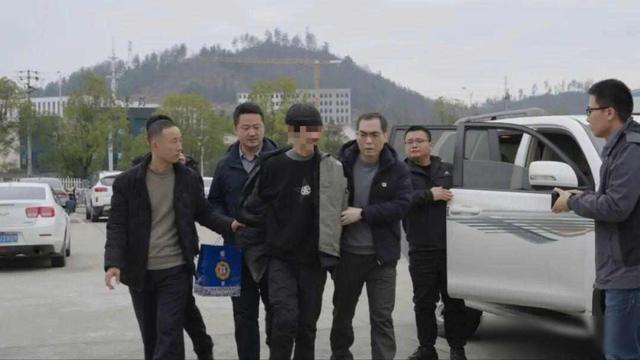  三十二年亡命路：那些藏在影子里的日与夜 情感心理