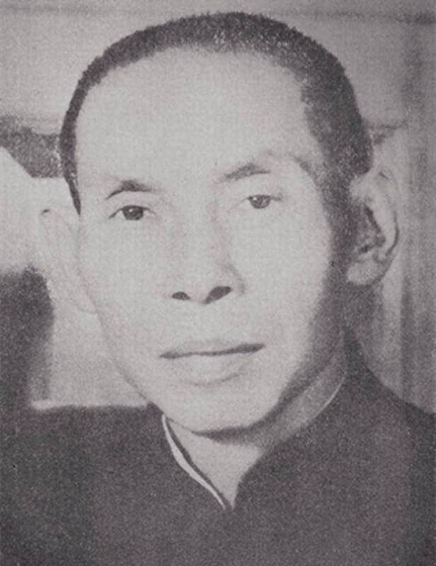 底层逆袭者的气场炼金术：杜月笙如何用五字真言化解生死危机