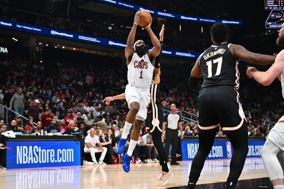  技术解码：老鹰124-102大胜骑士背后的数据密码与战术革命 体育新闻